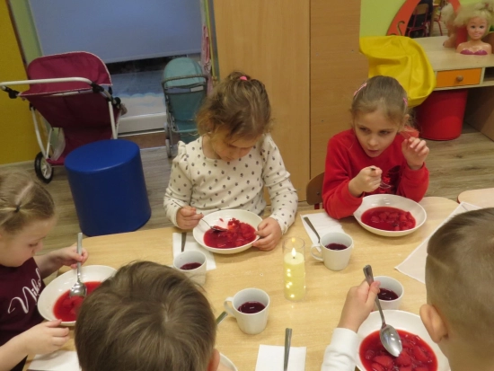 Rybki, Ośmiorniczki, Zerówka, Świąteczny obiad, XII 2025